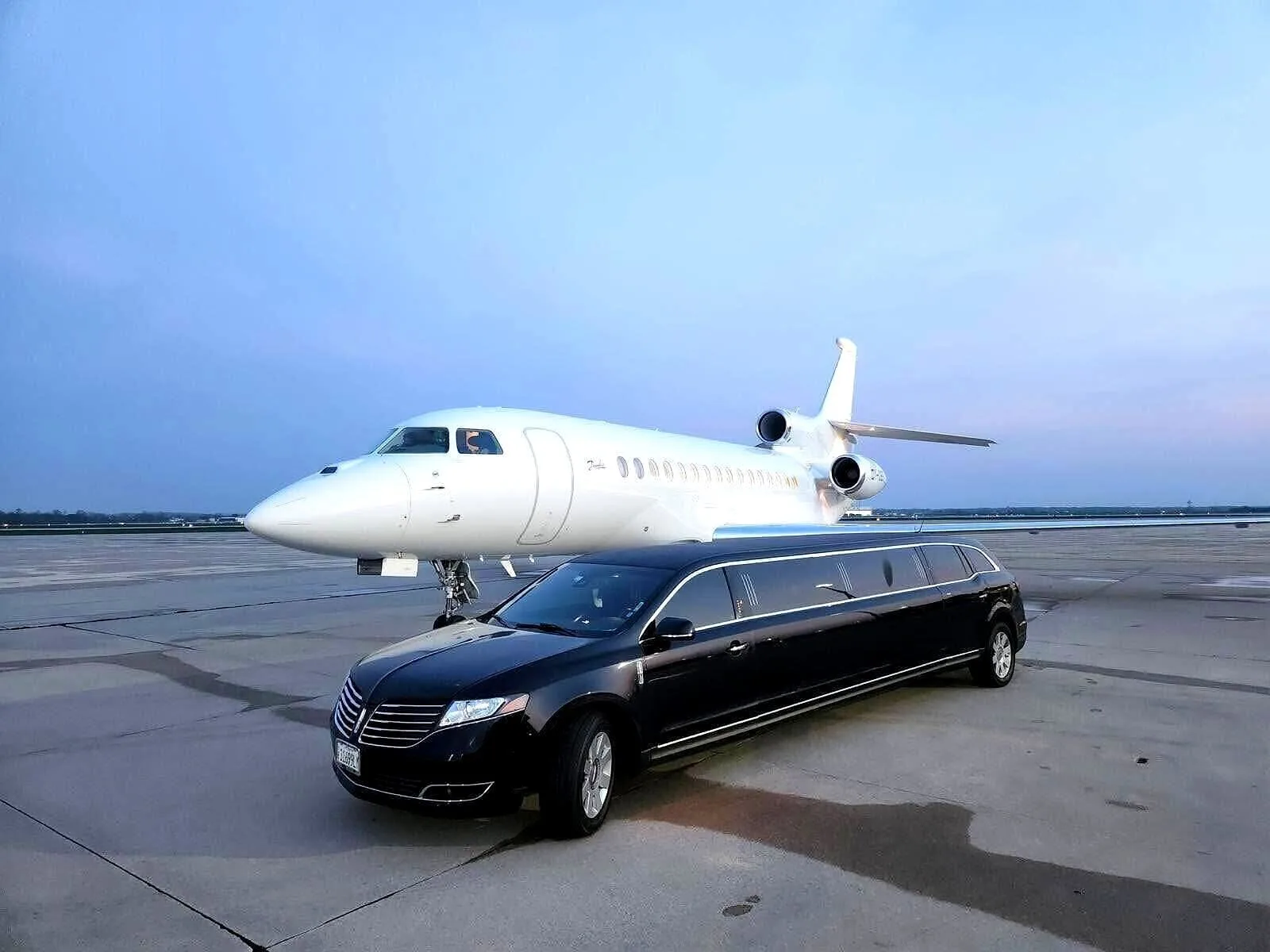 Chicago Graduation Limo Guide, Chicago luxury limousine blog | Meridian Fleet